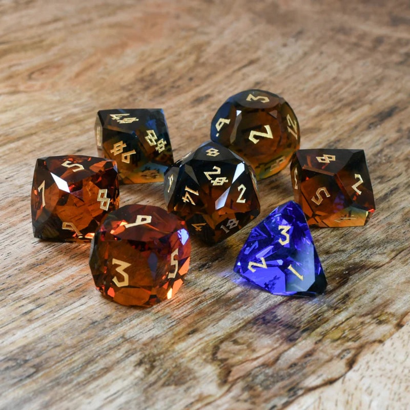 Misty Mountain - Ice and Fire - 7-set Multifaceted Glass Dice